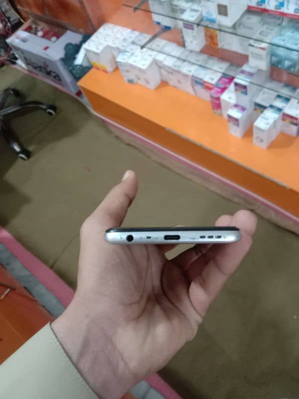 oppo A16 (4,64) contact 03081257840 5