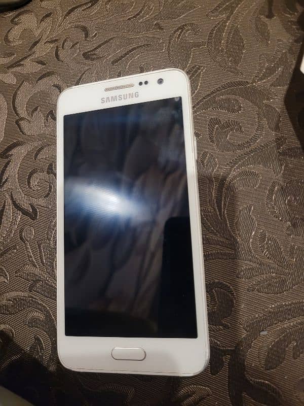 samsung A3 2015 2GB 16GB pta approved 1