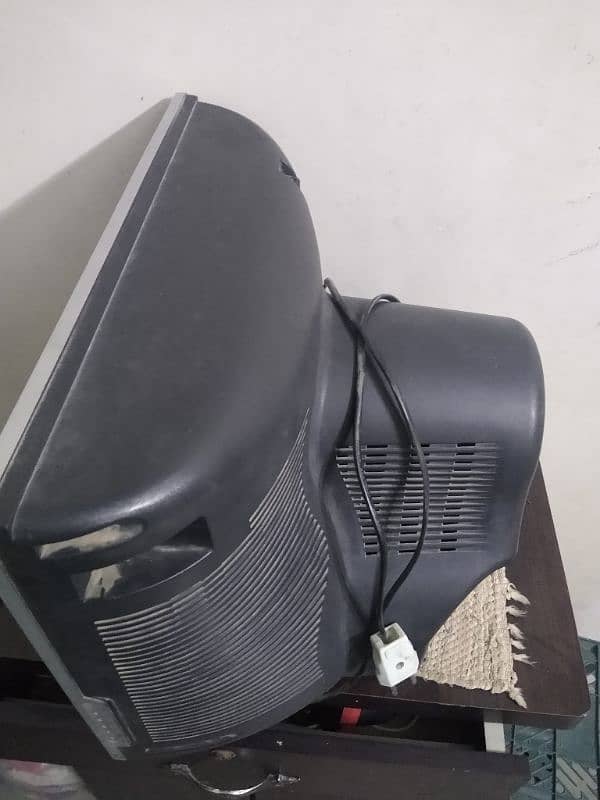 10 by 10 condition tv ok  cable 2