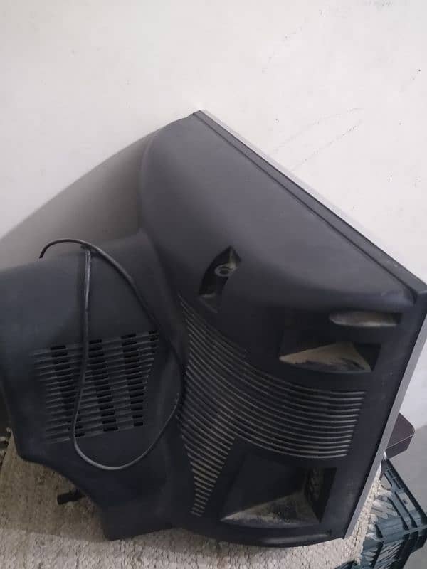 10 by 10 condition tv ok  cable 3