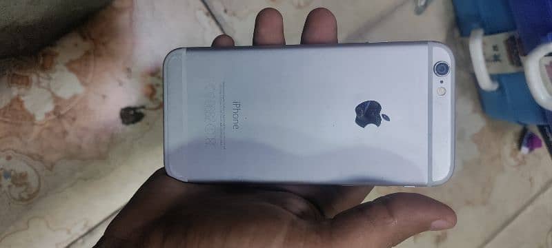 Iphone 6   --      16 GB 2