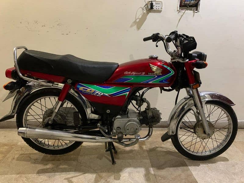 Honda CD 70 motorcycle 2017 model urgent sale Pakistan =03253816587= 3