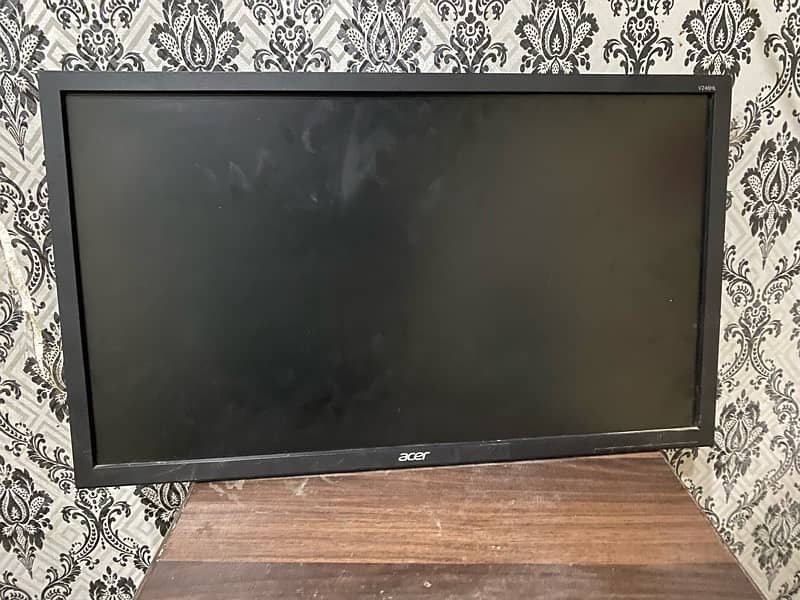 24 inches original ACER LCD monitor and original AUDIONIC speaker 7