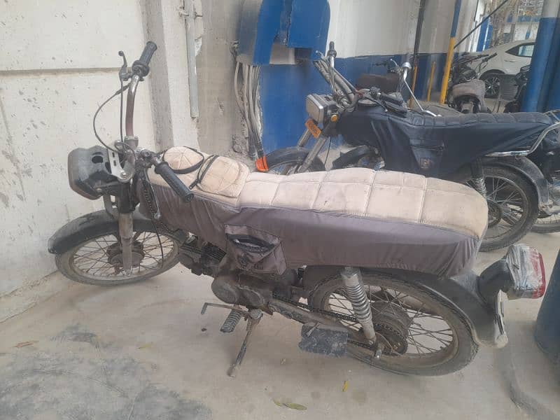 honda 70 bike 0