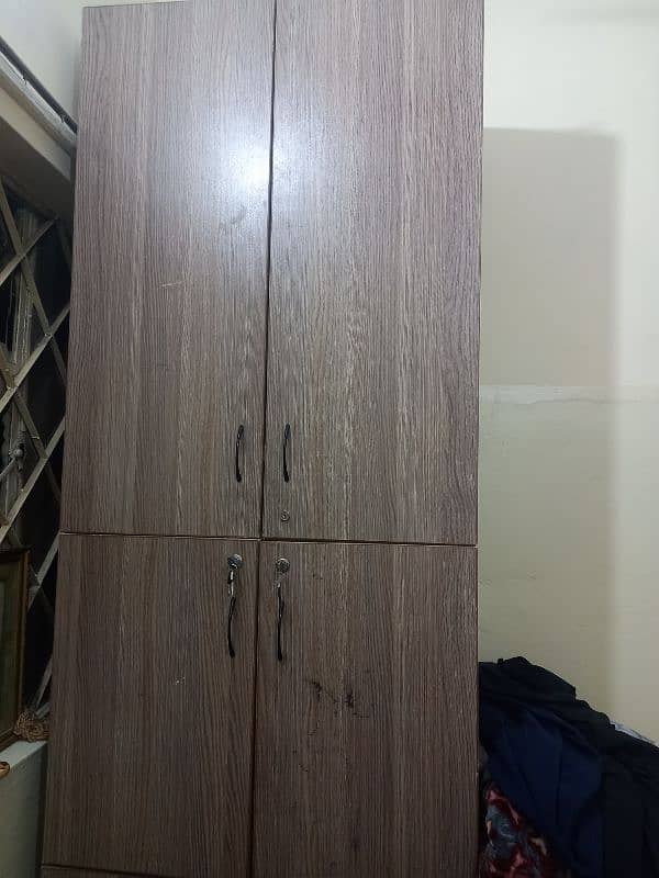 Wooden Almari Good Condition 0