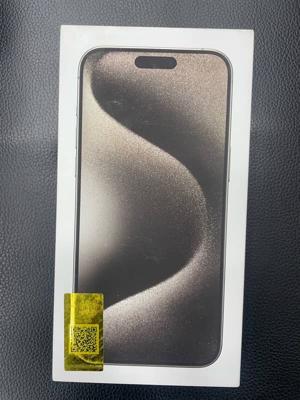 I phone 15pro max 256Gb official PTA 256Gb natural taitaum cloure 1