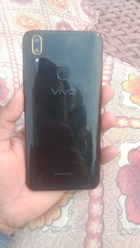 Vivo y85 Specification 4 RAM & 64 ROM , 15 days use huva ha. 2