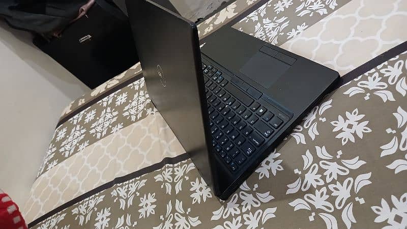 Dell Laptop 3