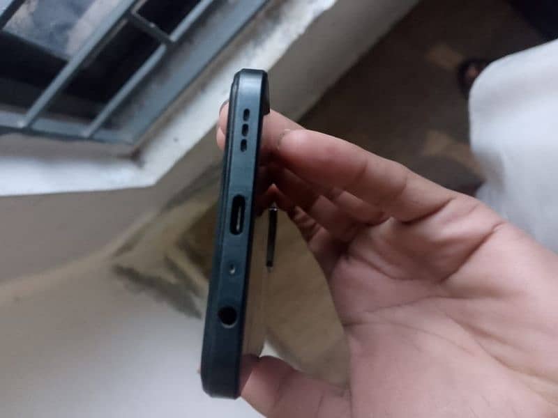 Oppo F21 pro lunch condition ma h Diba charger sath h 4