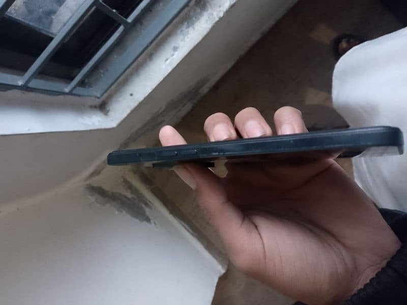 Oppo F21 pro lunch condition ma h Diba charger sath h 5