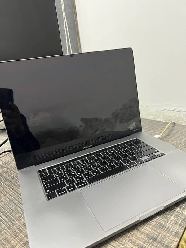 MacBook Pro 2019 - 16/512 gb 5