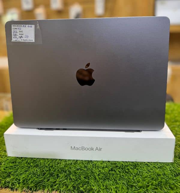 macbook Air M2 For sale model 2022 0