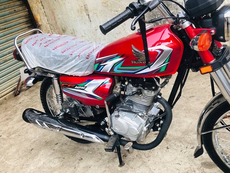 Honda CG 125 2023 model 10by10 contition 1 hand use 6