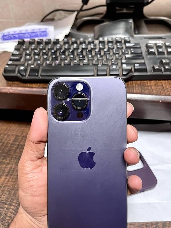 I phone 14 pro max for sale factory unlock box cal 256 gb hai 4