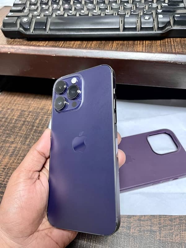 I phone 14 pro max for sale factory unlock box cal 256 gb hai 7