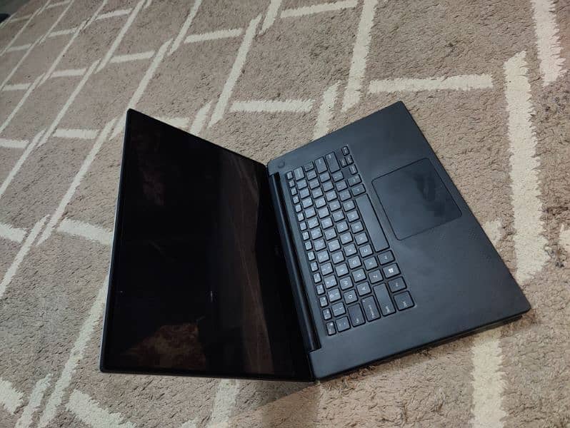 Dell Precision 5530 condition 10/10 6