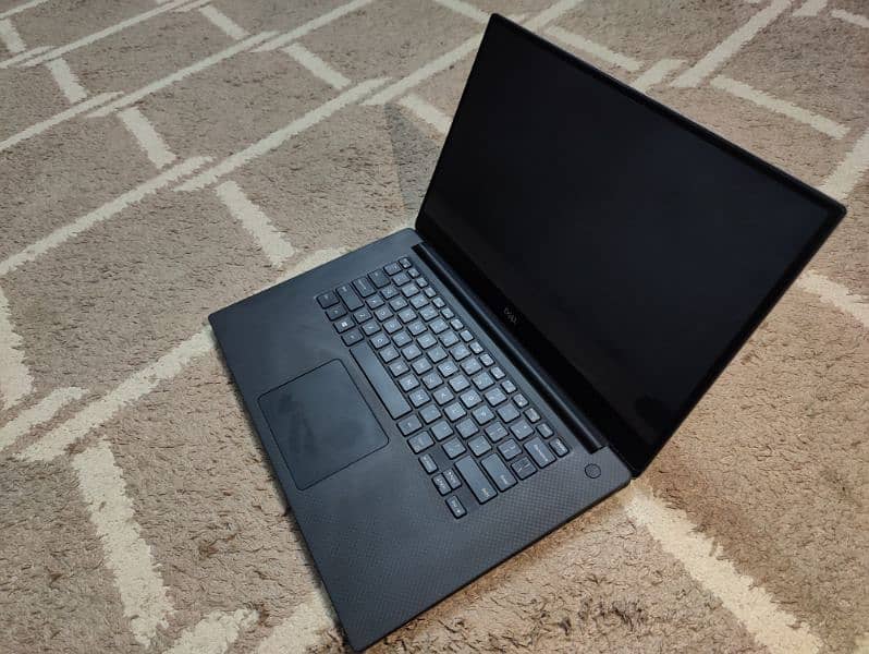 Dell Precision 5530 condition 10/10 8