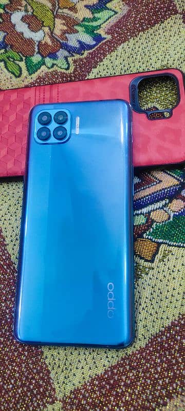 Oppo F17 pro 8 128 . . in finger display okk. . panel change 6