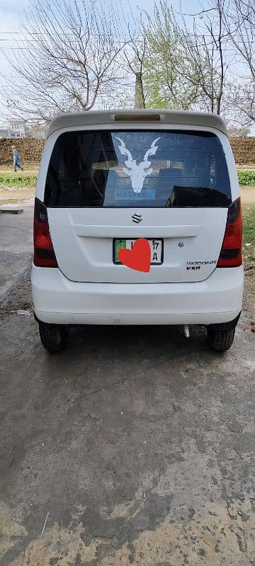 Suzuki Wagon R 2017 model good condition family use car 4