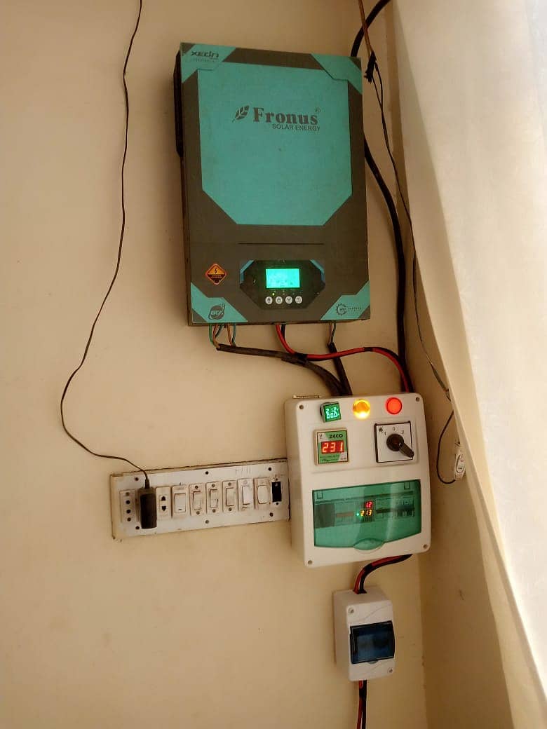 Fronus 3kw / solar inverter 3200VA 24V DC(BATTERY)125A / For Sale 0