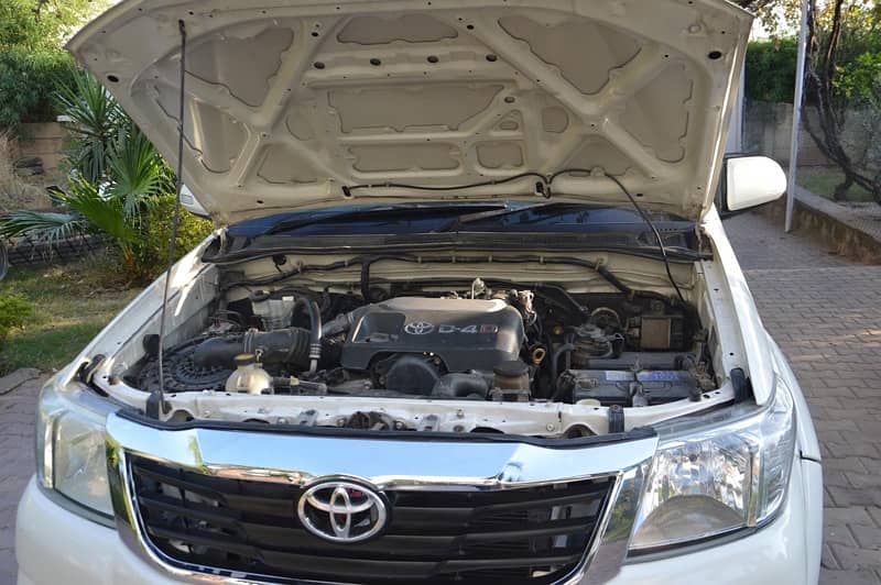 Toyota Hilux 2013 6