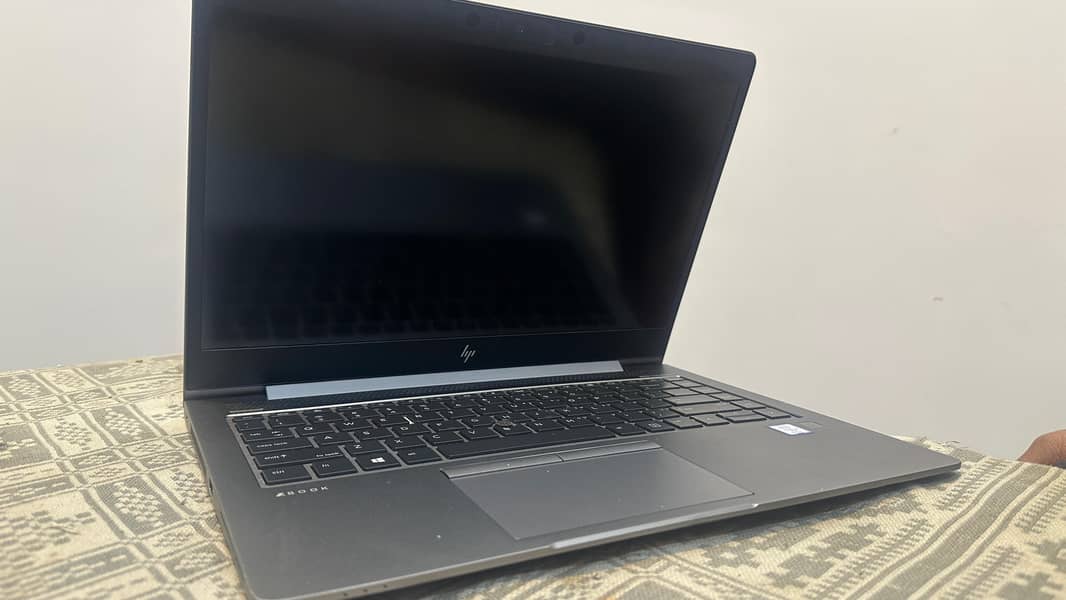 HP ZBook i5 8gen , 16 Gb Ram 5