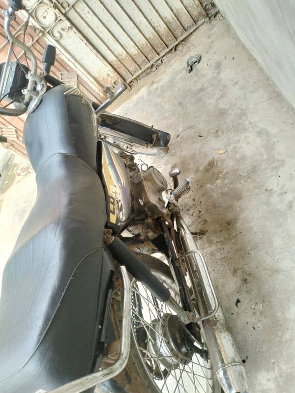 Honda CD70 2015 urgent sell 2