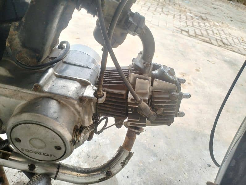 Honda CD70 2015 urgent sell 4