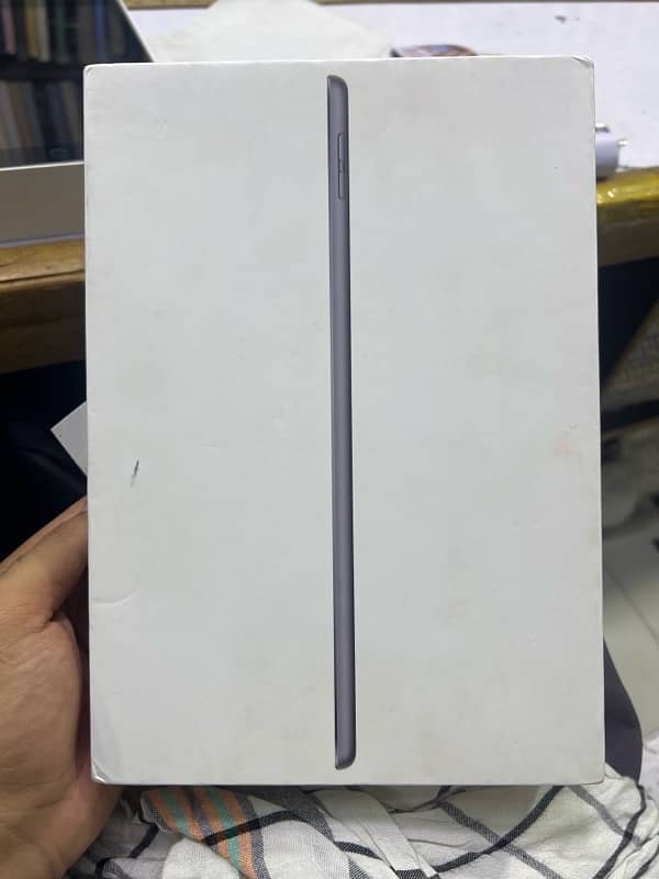 Ipad 9th gen 64gb wifi grey color full box 3