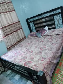 iron and steel bed  5by6