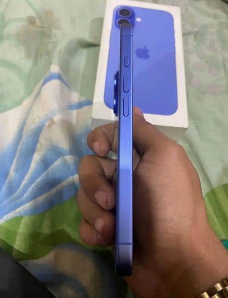 Iphone 16 full box 3