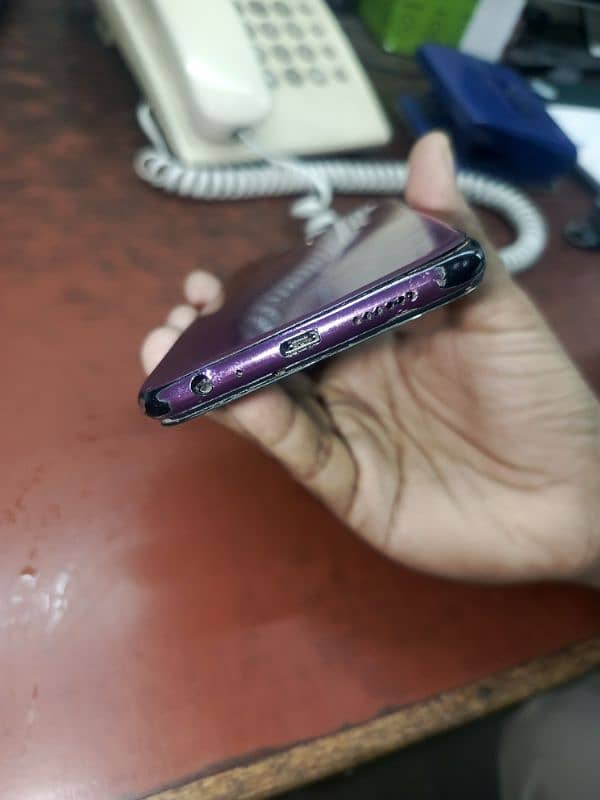 OPPO F9  4/128 0