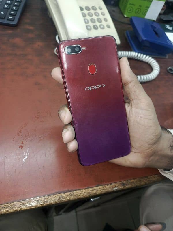 OPPO F9  4/128 3