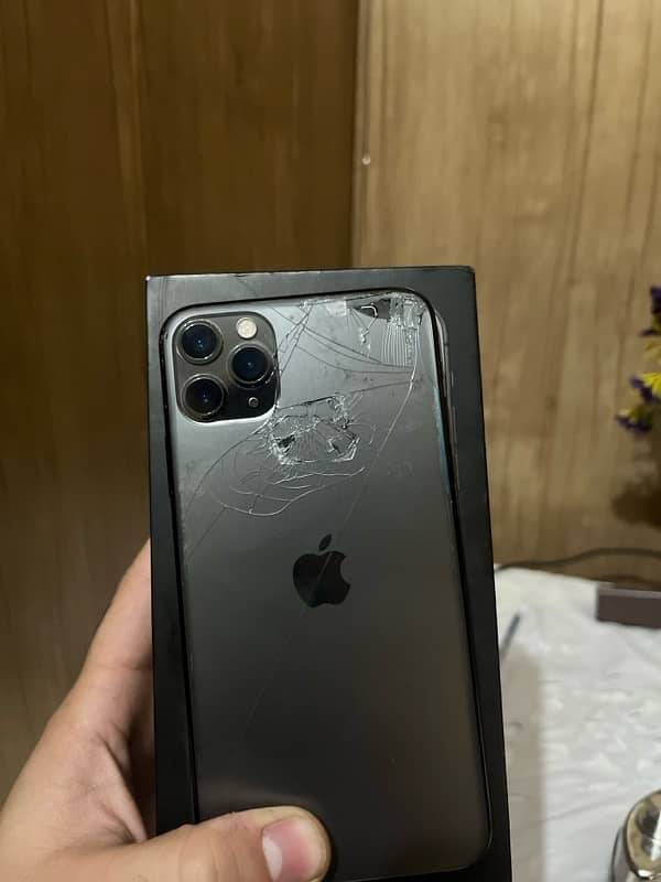 iphone 11 pro max( non pta) 5