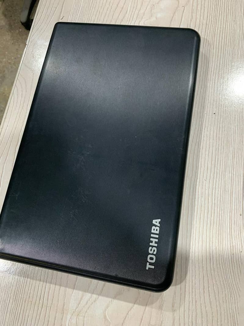 TOSHIBA A40D C15 7TH GEN 8GB RAM 256 SSD. 1