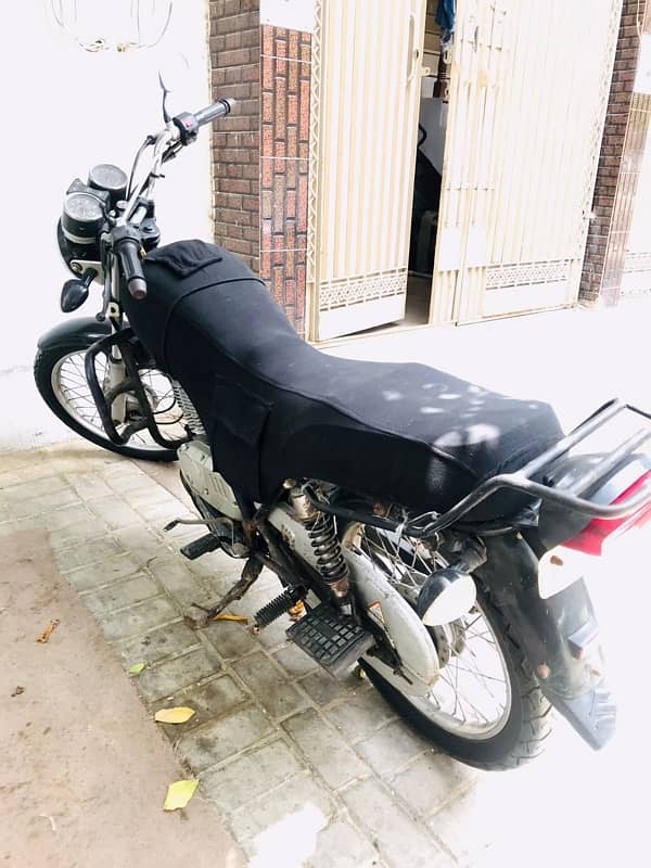 SUZUKI GS 150 2