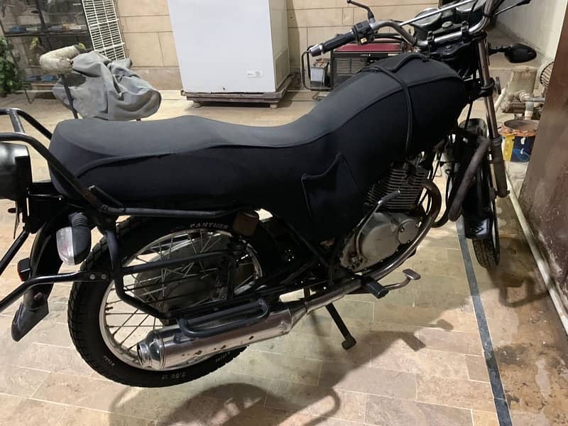 SUZUKI GS 150 6