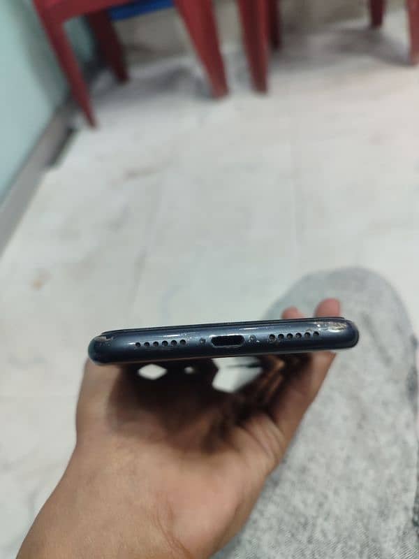 iphone 11 Non Pta Good condition 2