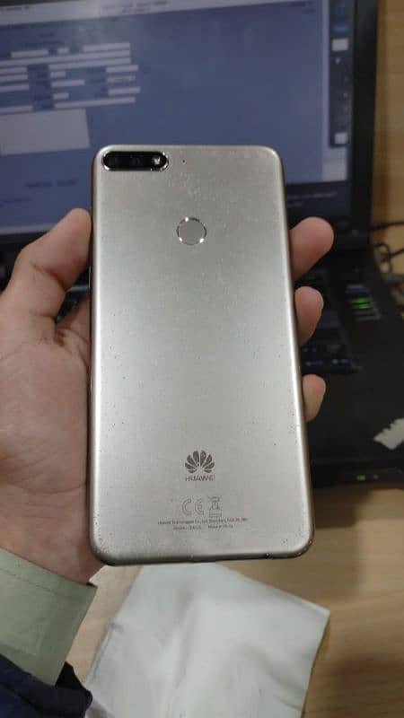 Huawei Y7 Prime 2018 4