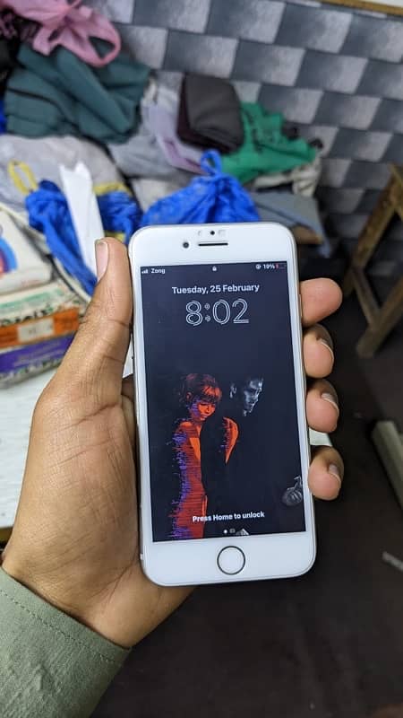 iphone 8 pta urgent sale 2