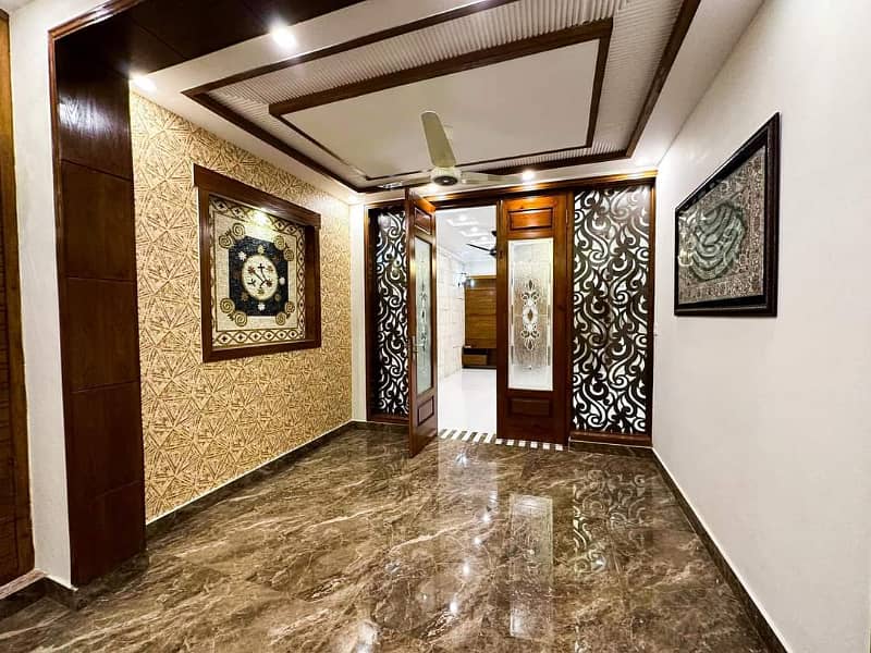 10 Marla Modern Design House For Rent In DHA Phase 3 Block-Z Lahore. 2