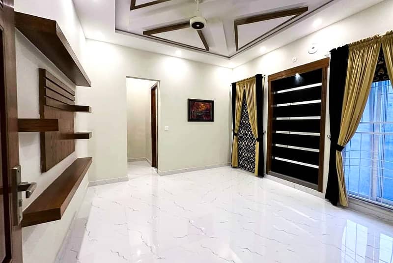 10 Marla Modern Design House For Rent In DHA Phase 3 Block-Z Lahore. 17