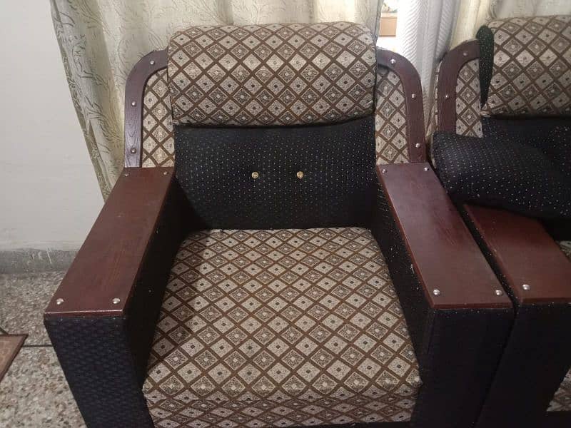 Sofa Set 5 seater 4