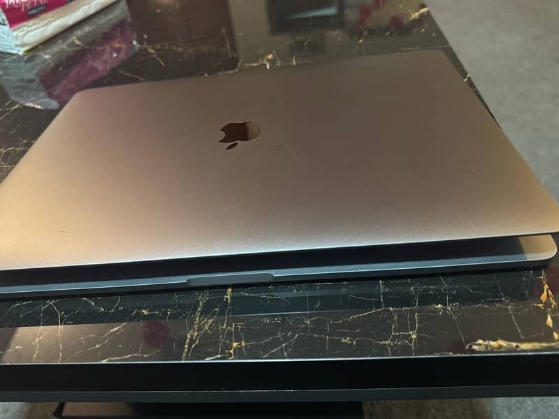 Mac Book Pro 15-inch 4