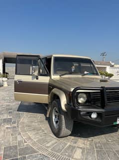 Mitsubishi Pajero 1988