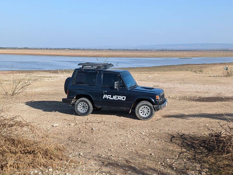 Mitsubishi Pajero 1987 0