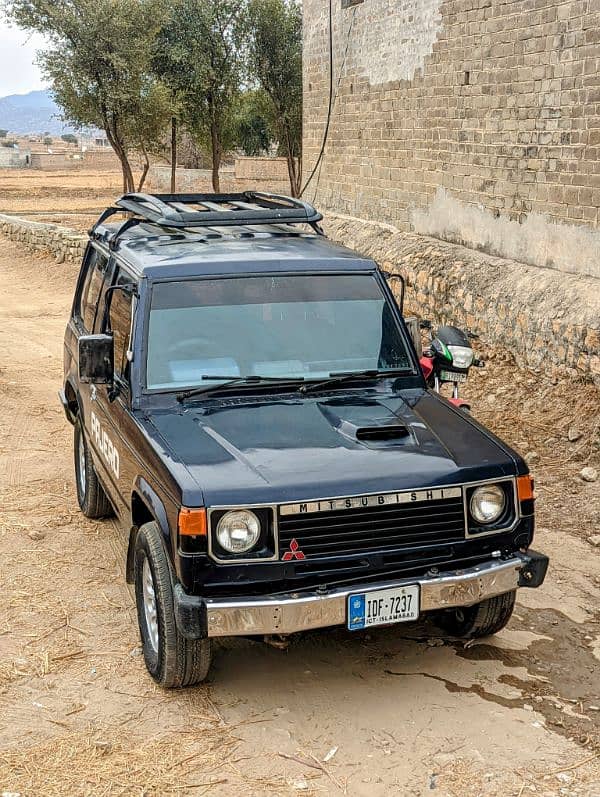 Mitsubishi Pajero 1987 9