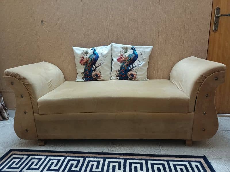 Deewan/Sofa 0