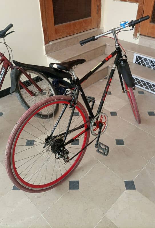 hybrid cycle very slim tyres almost new bicycle with Shimano gears 0