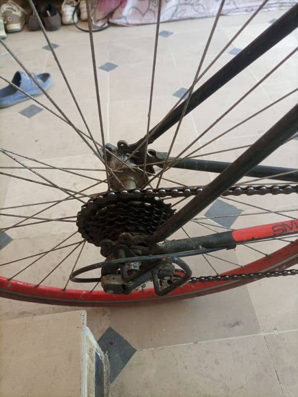 hybrid cycle very slim tyres almost new bicycle with Shimano gears 3